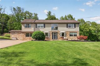 6424 Churchill Rd, Bethel Park, PA 15102