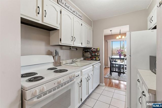 125 Prospect Avenue 8D, Hackensack, NJ 07601