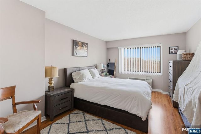 125 Prospect Avenue 8D, Hackensack, NJ 07601