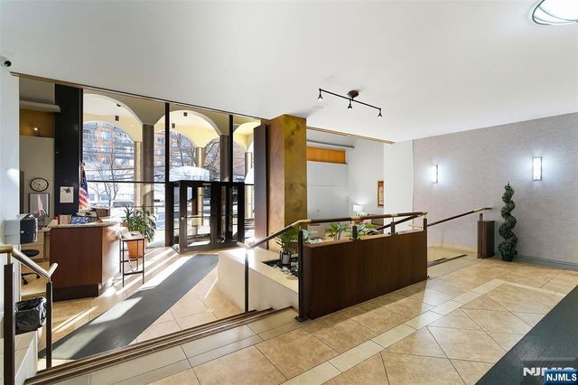 125 Prospect Avenue 8D, Hackensack, NJ 07601