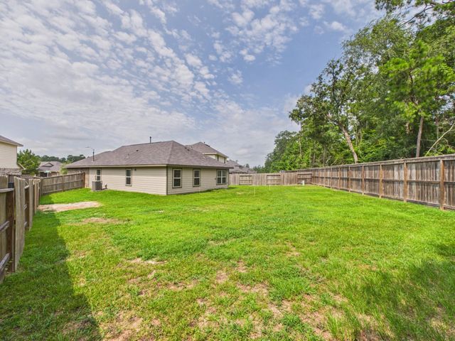 1300 Winding Willow Drive, Pinehurst, TX 77362