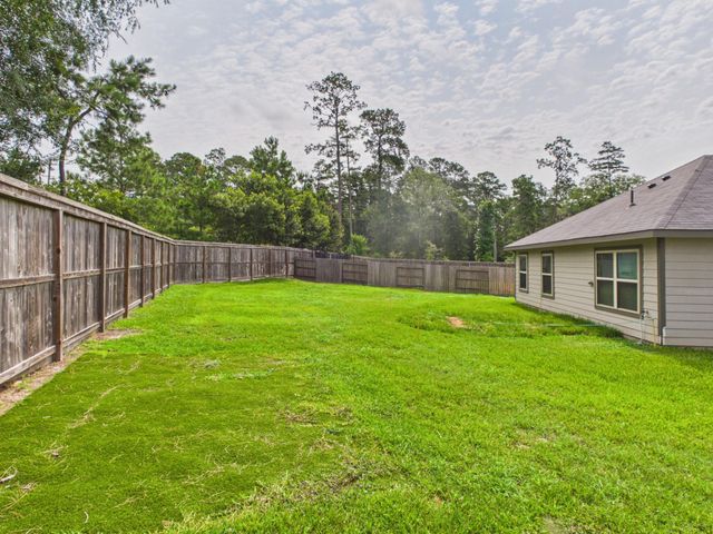 1300 Winding Willow Drive, Pinehurst, TX 77362