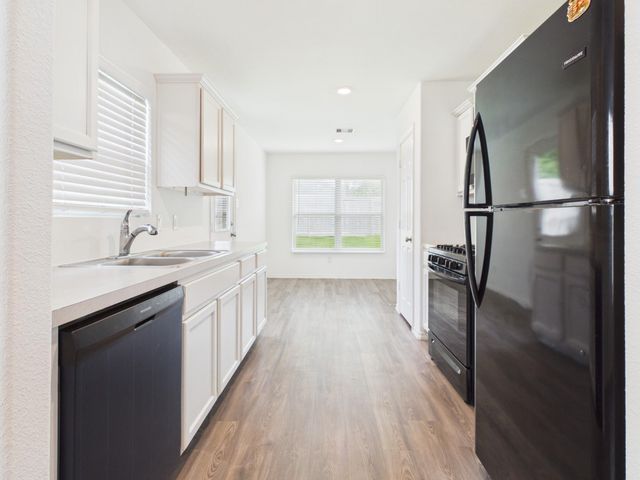1300 Winding Willow Drive, Pinehurst, TX 77362
