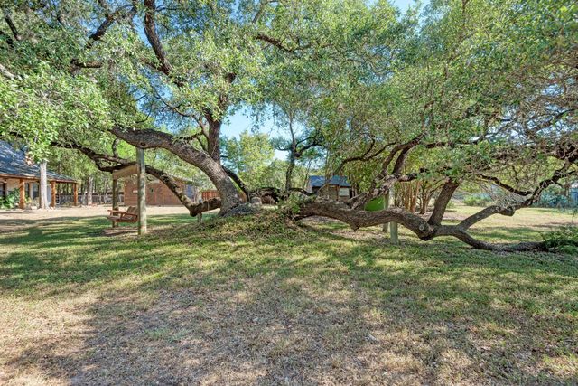 2195 S Old Stagecoach RD, Kyle, TX 78640