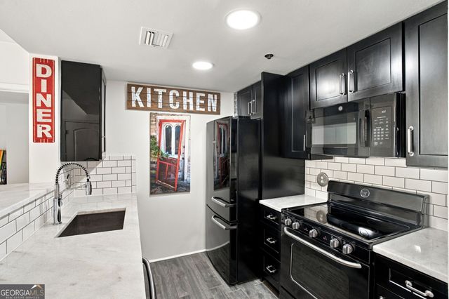 1280 W Peachtree Street NW APT 812, Atlanta, GA 30309