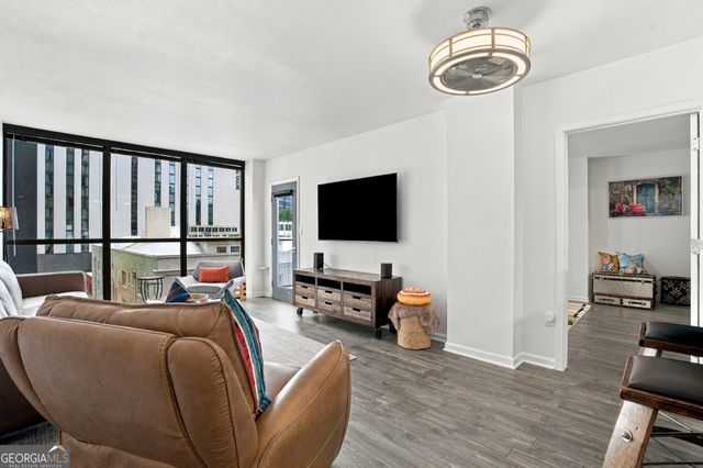 1280 W Peachtree Street NW APT 812, Atlanta, GA 30309