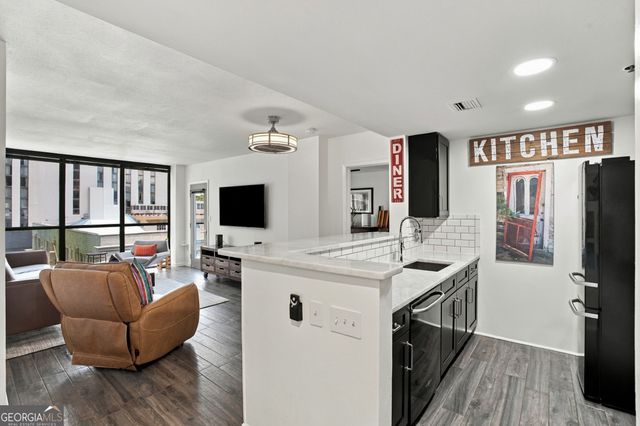 1280 W Peachtree Street NW APT 812, Atlanta, GA 30309