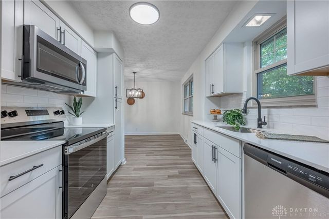 8301 Red Lion 5 Points Road, Springboro, OH 45066