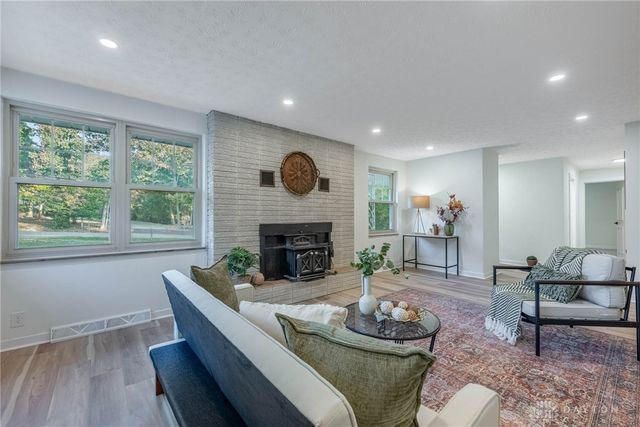 8301 Red Lion 5 Points Road, Springboro, OH 45066