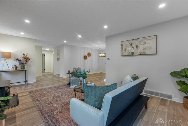 8301 Red Lion 5 Points Road, Springboro, OH 45066