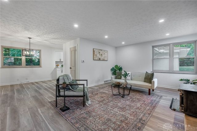 8301 Red Lion 5 Points Road, Springboro, OH 45066