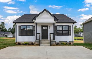 1413 Isaiah Dr, Clarksville, TN 37042
