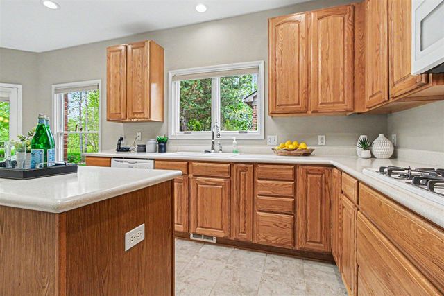 5290 Pinnacle Court, Ann Arbor, MI 48108