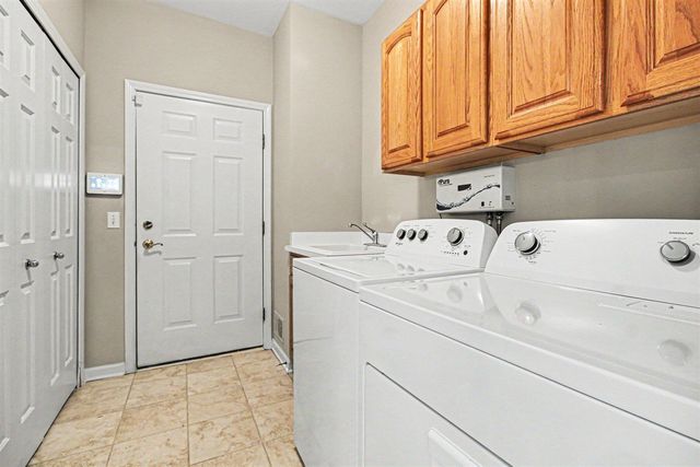 5290 Pinnacle Court, Ann Arbor, MI 48108