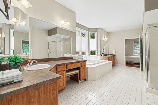 5290 Pinnacle Court, Ann Arbor, MI 48108