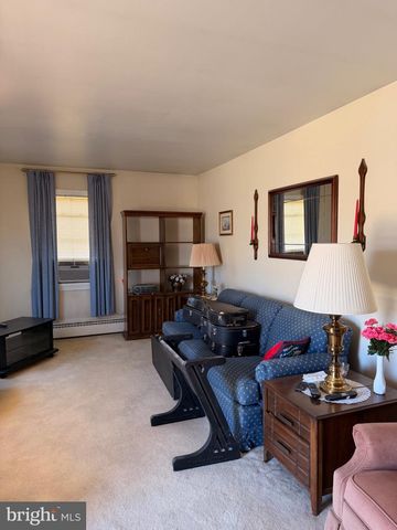 56 CHESTERFIELD DR, New Castle, DE 19720