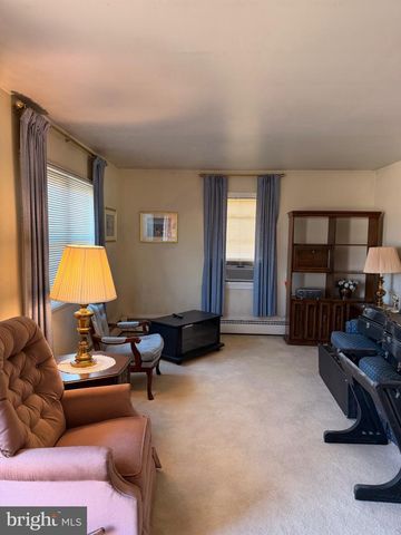 56 CHESTERFIELD DR, New Castle, DE 19720