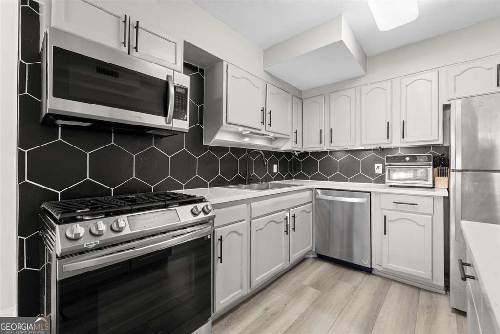 2965 Pharr Court South NW 304, Atlanta, GA 30305