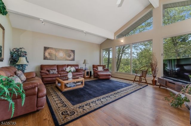 219 W Valley Brook Rd, Washington Twp., NJ 07830