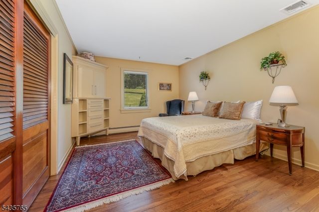 219 W Valley Brook Rd, Washington Twp., NJ 07830