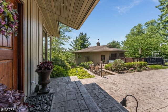 219 W Valley Brook Rd, Washington Twp., NJ 07830