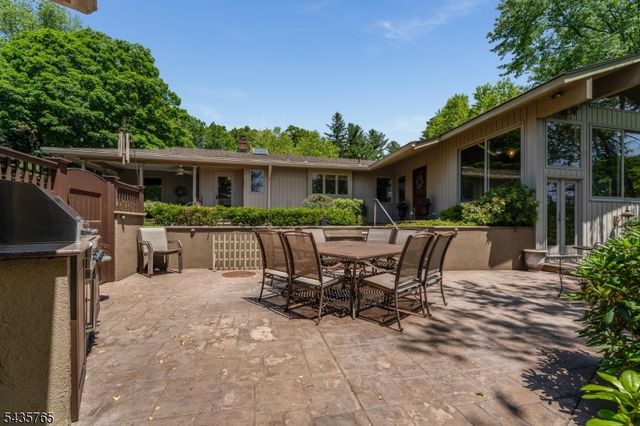 219 W Valley Brook Rd, Washington Twp., NJ 07830