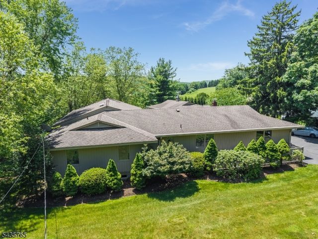 219 W Valley Brook Rd, Washington Twp., NJ 07830