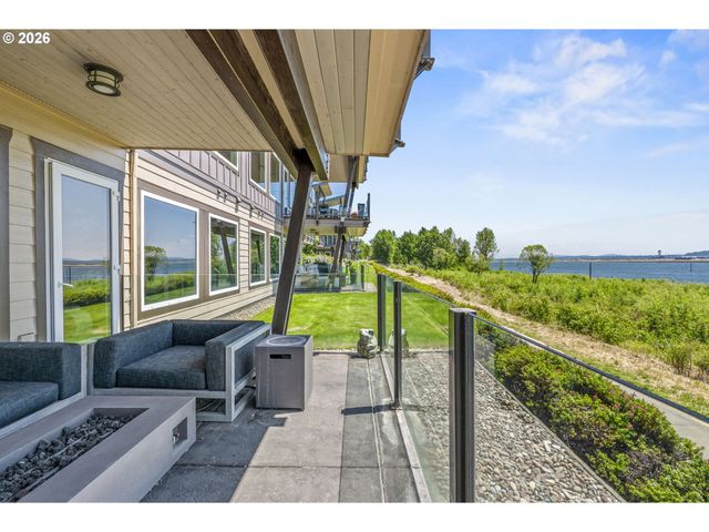 5841 Se COLUMBIA Way 102, Vancouver, WA 98661