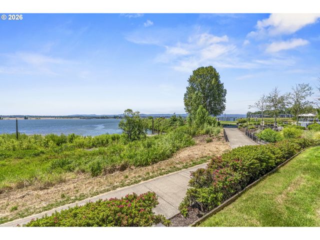 5841 Se COLUMBIA Way 102, Vancouver, WA 98661