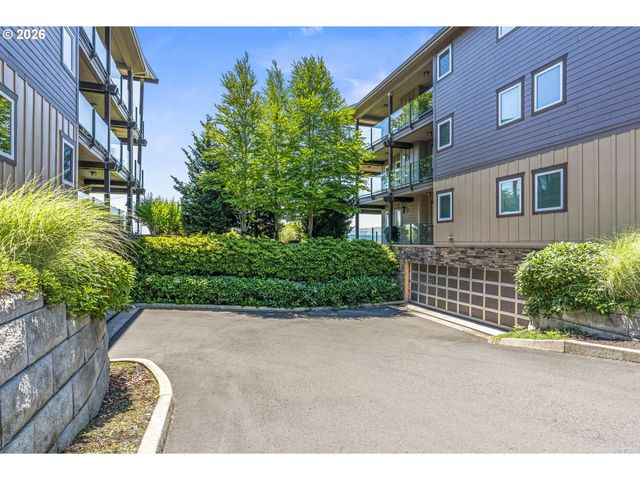 5841 Se COLUMBIA Way 102, Vancouver, WA 98661