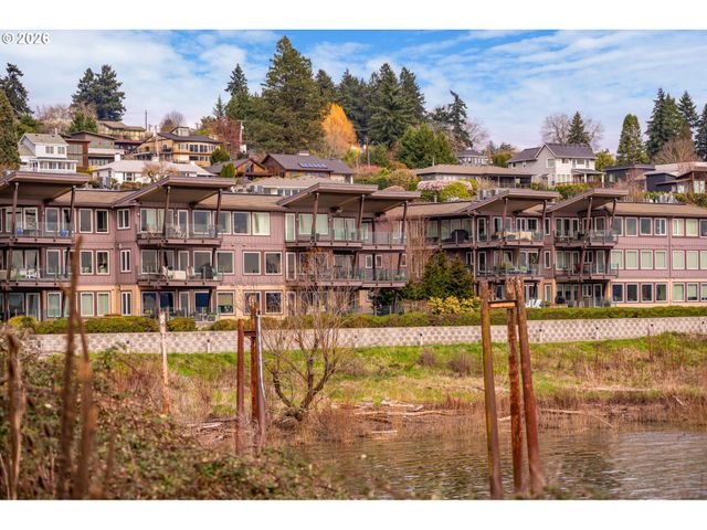 5841 Se COLUMBIA Way 102, Vancouver, WA 98661