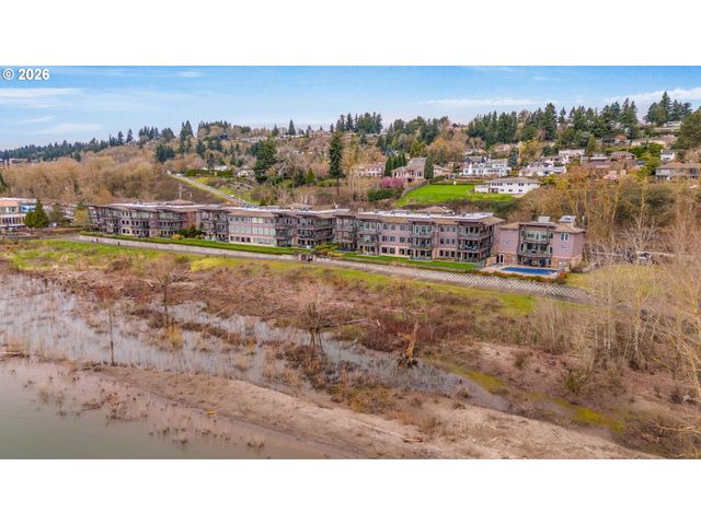 5841 Se COLUMBIA Way 102, Vancouver, WA 98661