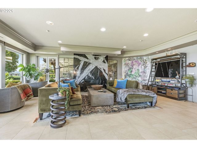 5841 Se COLUMBIA Way 102, Vancouver, WA 98661
