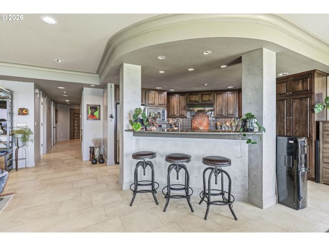 5841 Se COLUMBIA Way 102, Vancouver, WA 98661