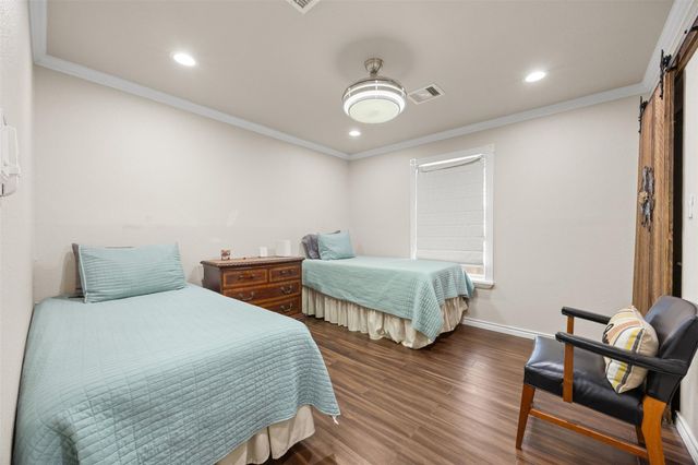 926 S Utah Street, La Porte, TX 77571