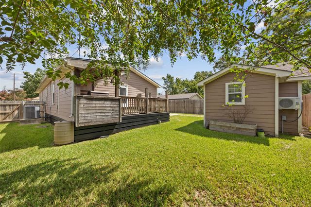 926 S Utah Street, La Porte, TX 77571