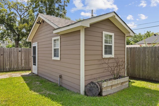 926 S Utah Street, La Porte, TX 77571
