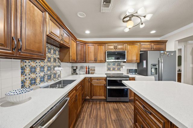 926 S Utah Street, La Porte, TX 77571