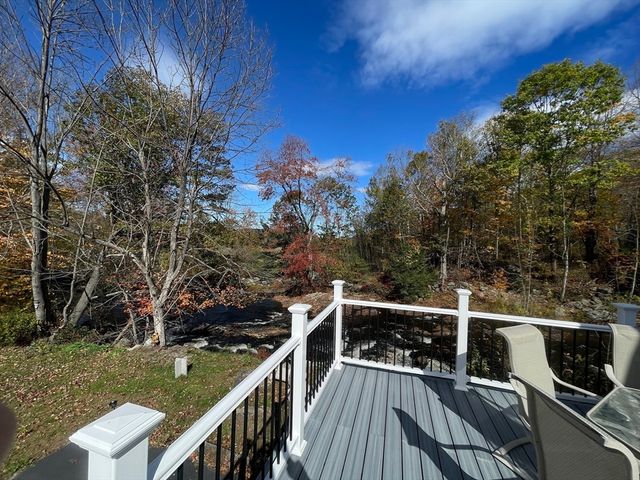 36 Mill St, New Ipswich, NH 03071