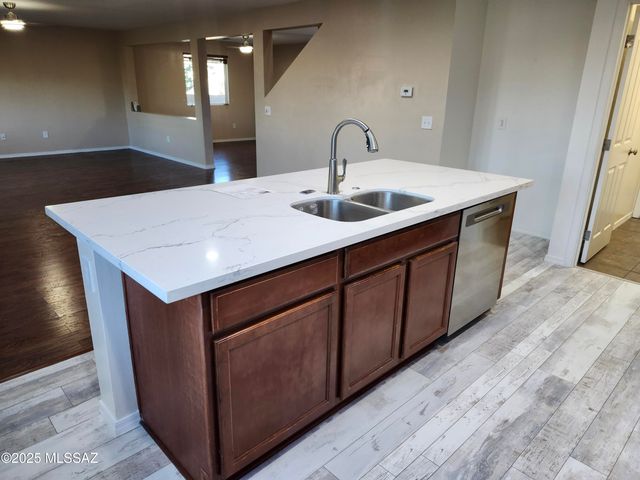 620 S Charles L Mckay Place, Vail, AZ 85641