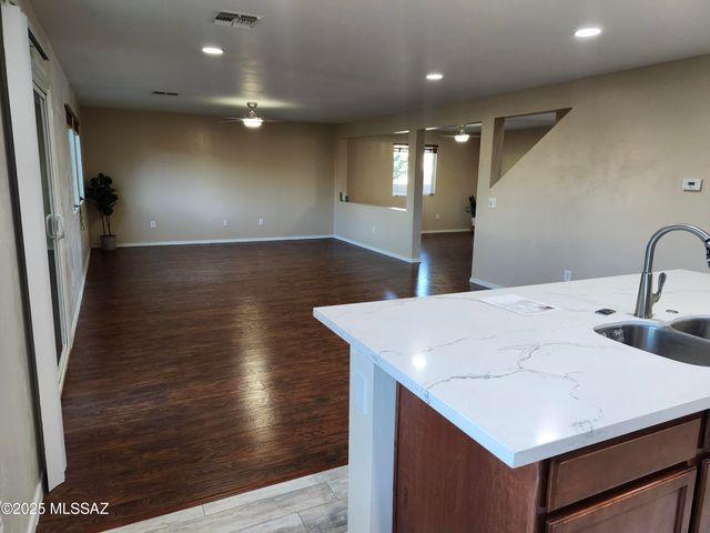 620 S Charles L Mckay Place, Vail, AZ 85641