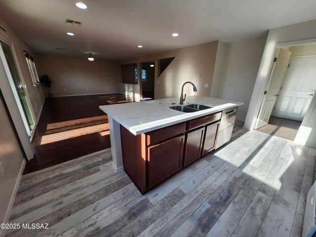 620 S Charles L Mckay Place, Vail, AZ 85641