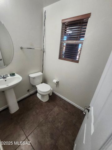 620 S Charles L Mckay Place, Vail, AZ 85641