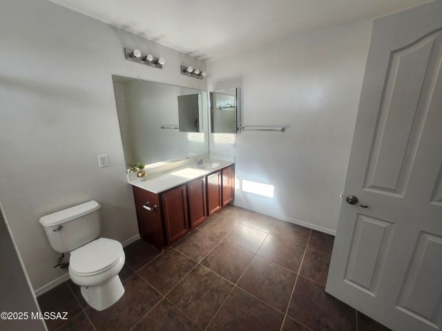 620 S Charles L Mckay Place, Vail, AZ 85641