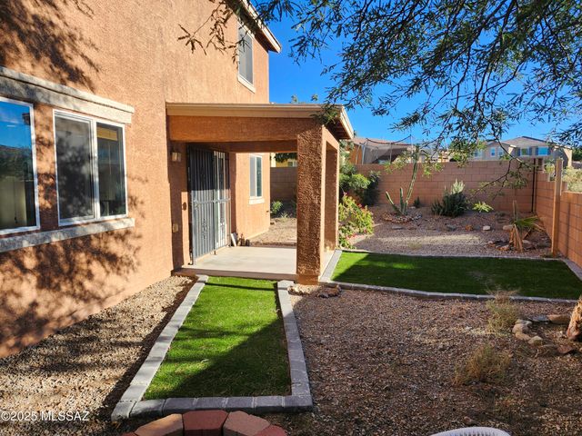 620 S Charles L Mckay Place, Vail, AZ 85641