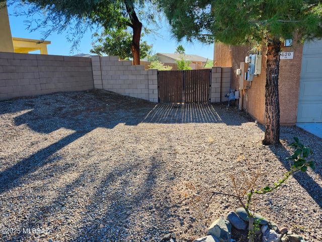 620 S Charles L Mckay Place, Vail, AZ 85641