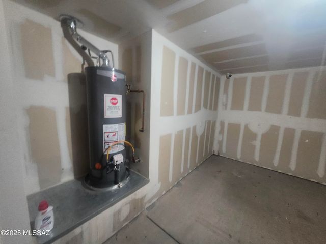 620 S Charles L Mckay Place, Vail, AZ 85641