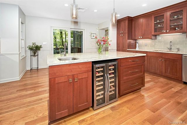 21 Douglas Circle, Rye, NY 10580