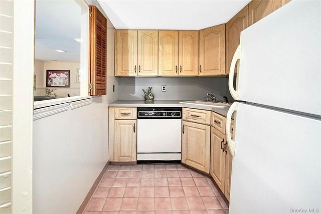 21 Douglas Circle, Rye, NY 10580