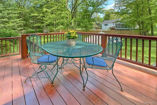 21 Douglas Circle, Rye, NY 10580